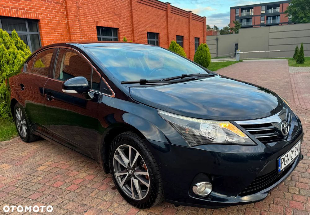 Toyota Avensis 1.6 Premium - 9