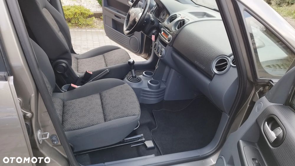 Mitsubishi Colt - 21