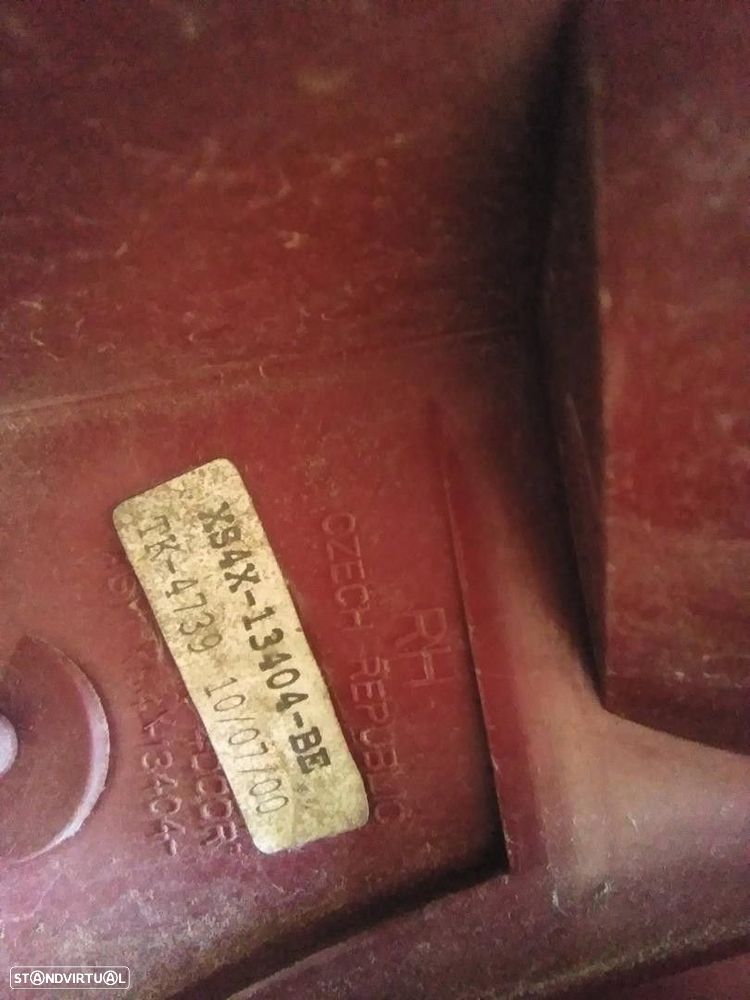 FAROLIM TRASEIRO DIREITO FORD FOCUS SEDAN 2000 -XS4X13404BE - 2