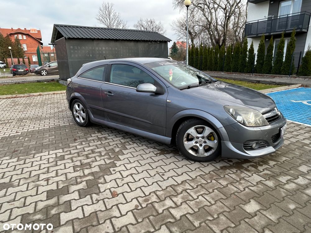 Opel Astra 2.0 T Cosmo - 14