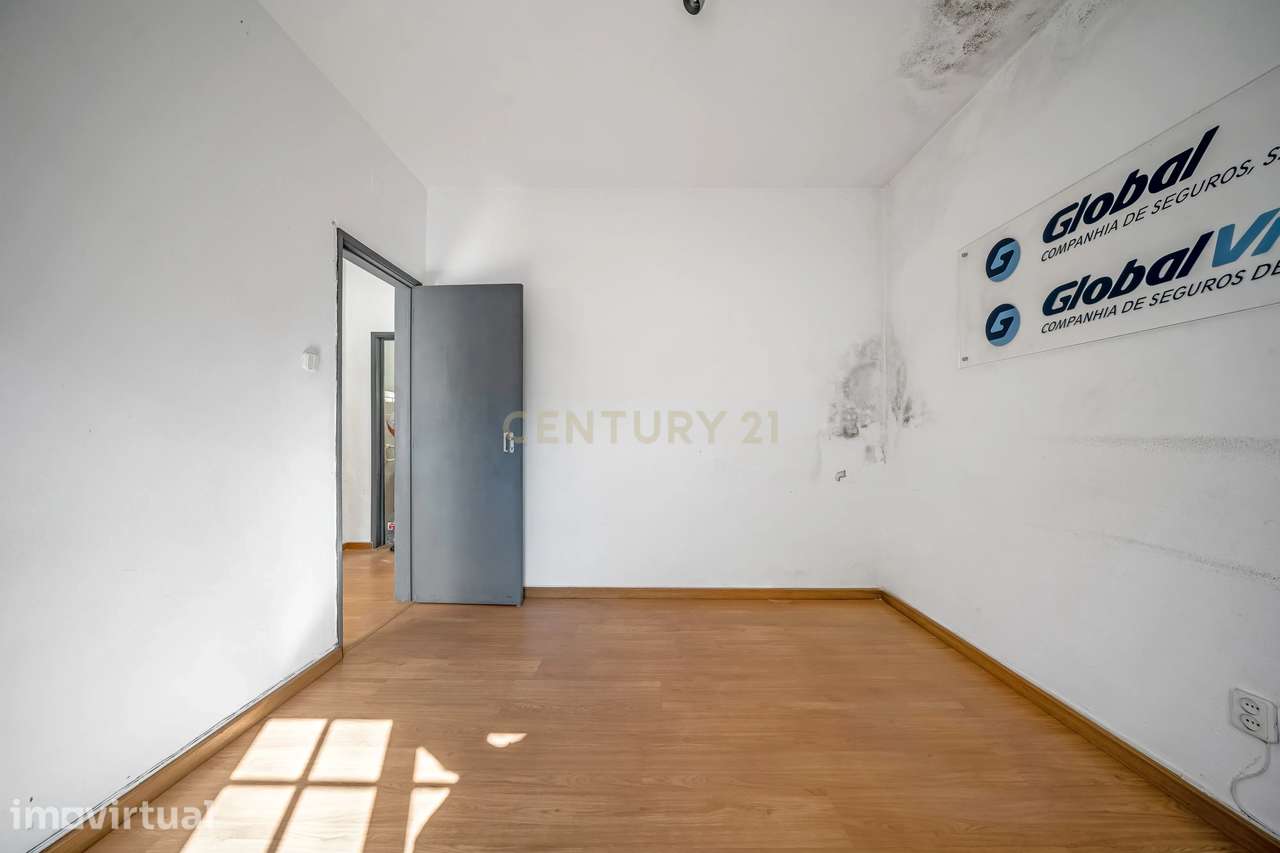 MORADIA TERREA T2 COM GARAGEM - Grande imagem: 4/25