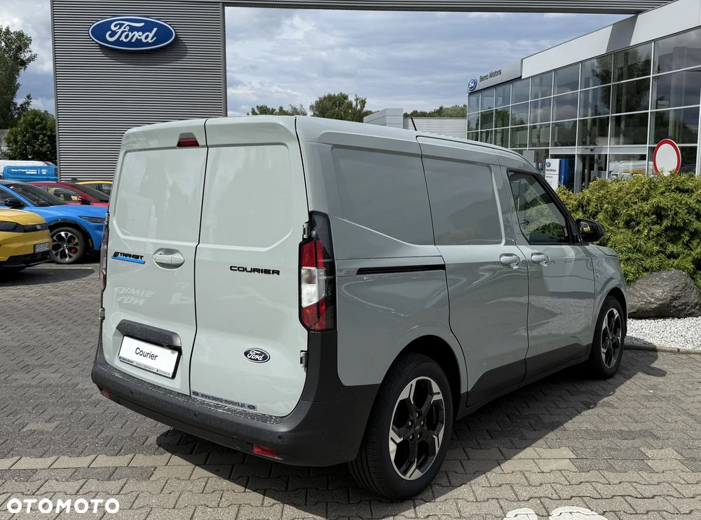 Ford E-Transit Courier Van - 7