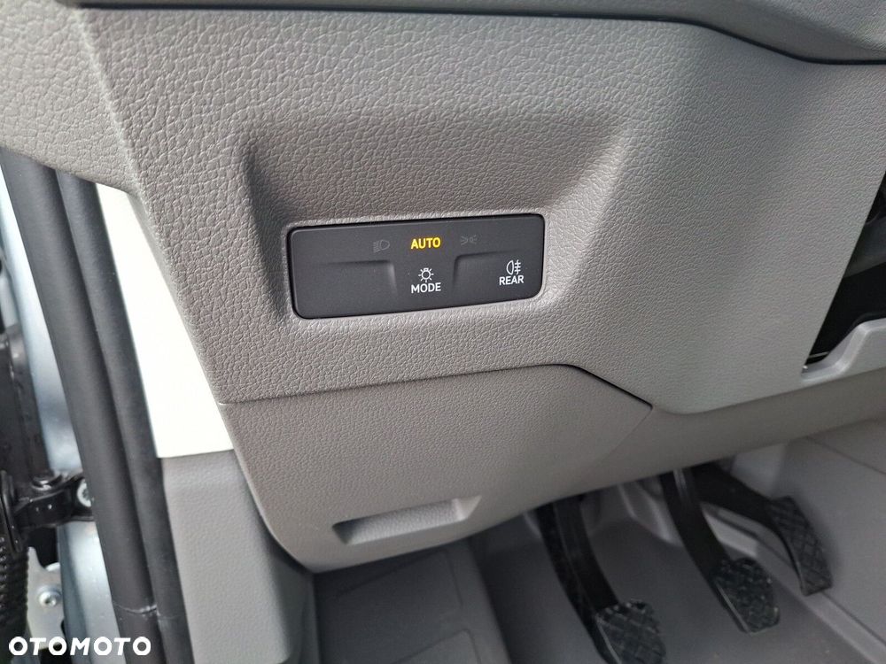 Volkswagen Crafter Furgon 4490 - 23
