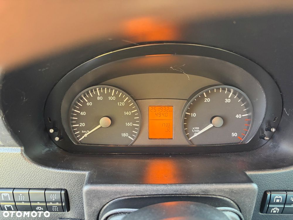 Mercedes-Benz 513 - 37