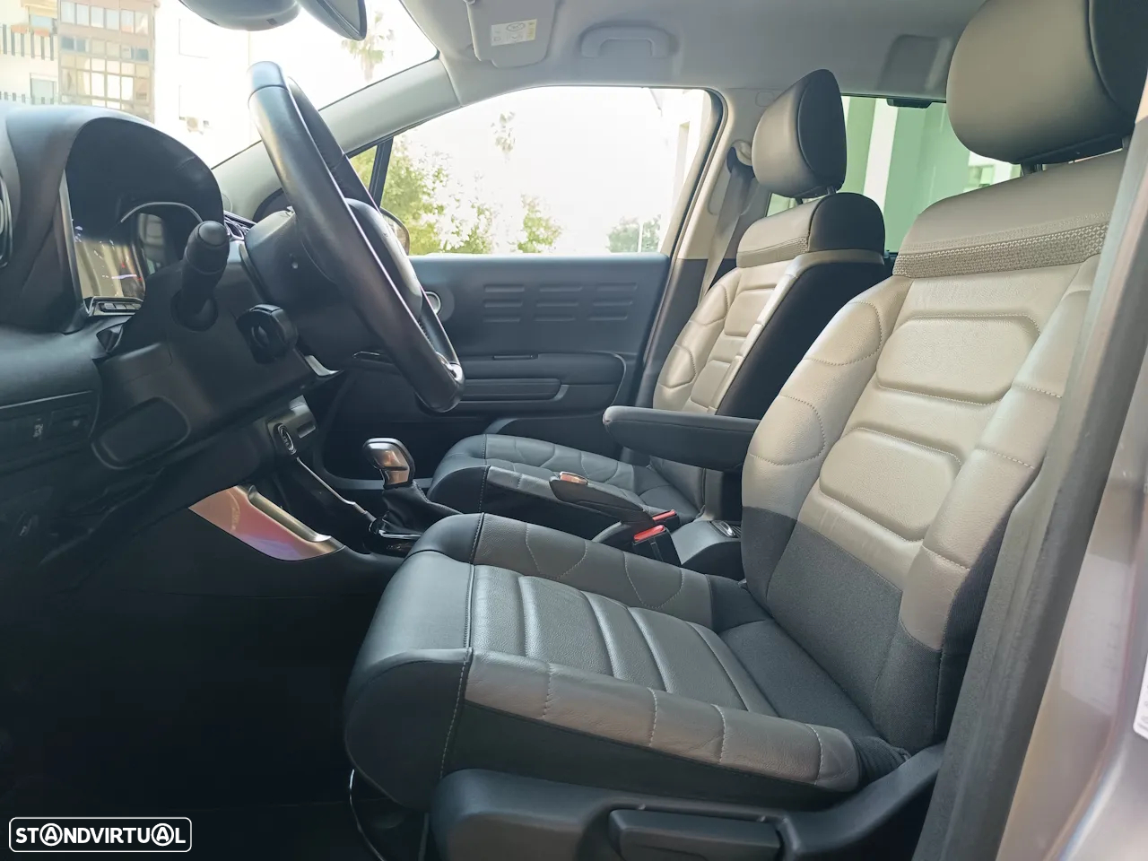 Citroën C3 Aircross 1.2 PureTech Shine EAT6 - 7