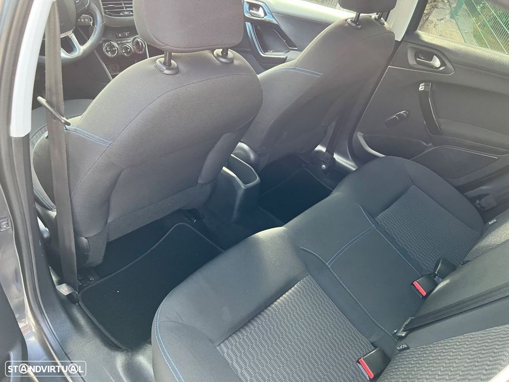 Peugeot 208 1.5 BlueHDi Allure Pack - 11