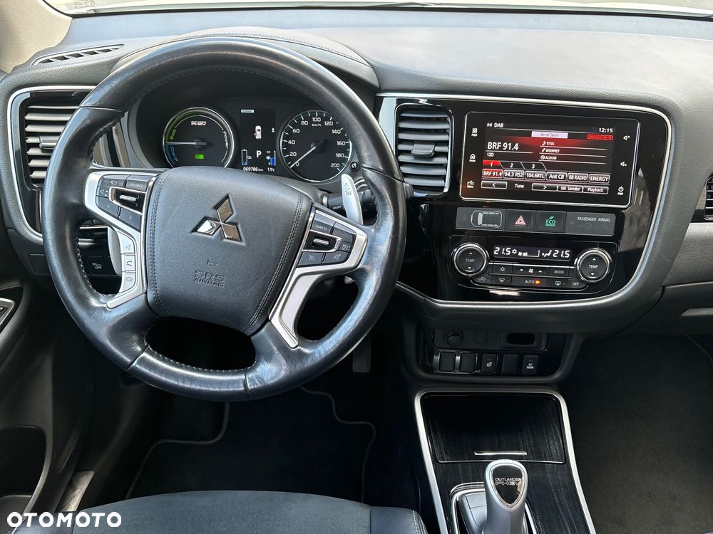 Mitsubishi Outlander 2.0 4WD Top - 26