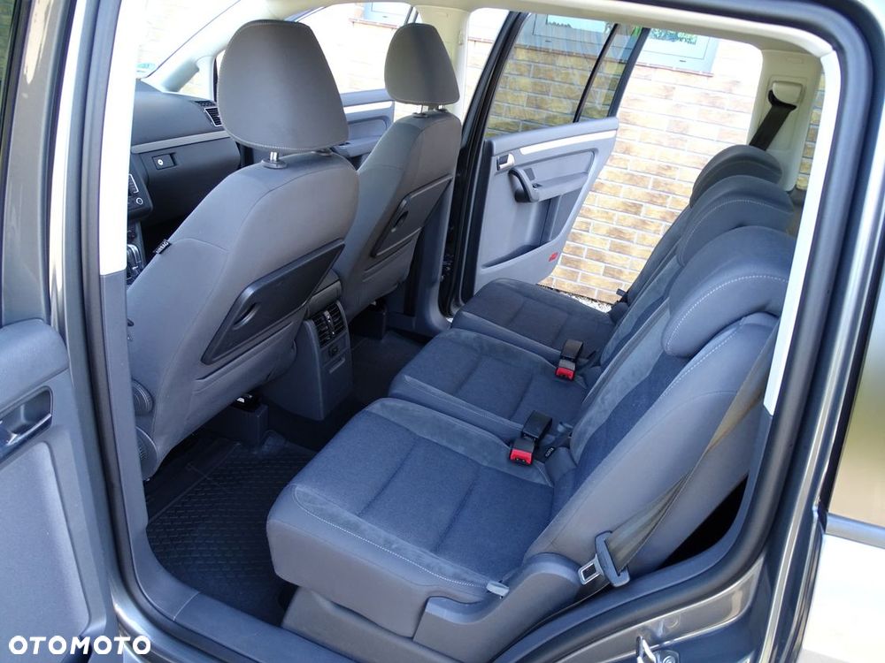 Volkswagen Touran 1.6 TDI DPF BlueMotion Technology DSG STYLE - 25