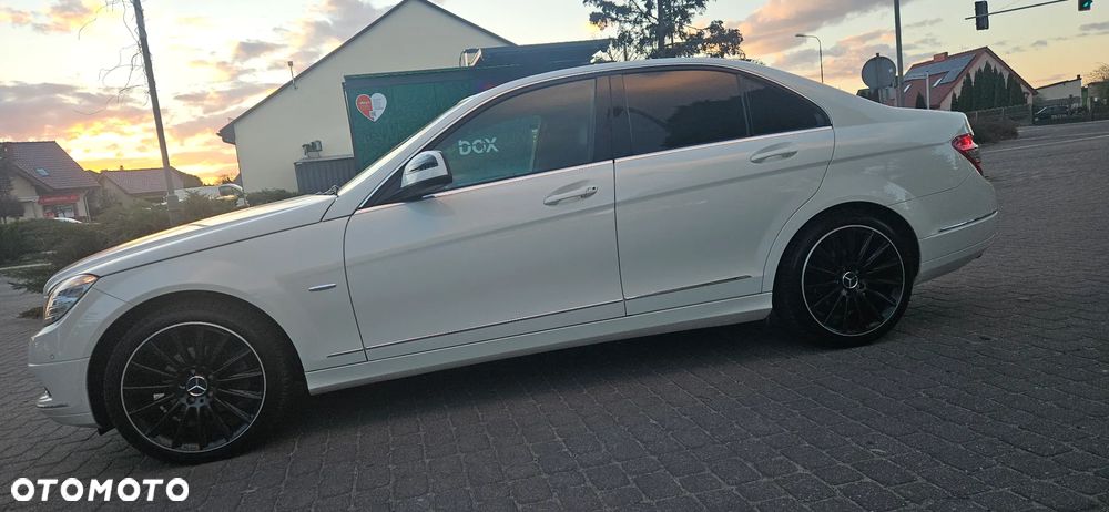 Mercedes-Benz Klasa C 180 BlueEFFICIENCY 7G-TRONIC Avantgarde - 5