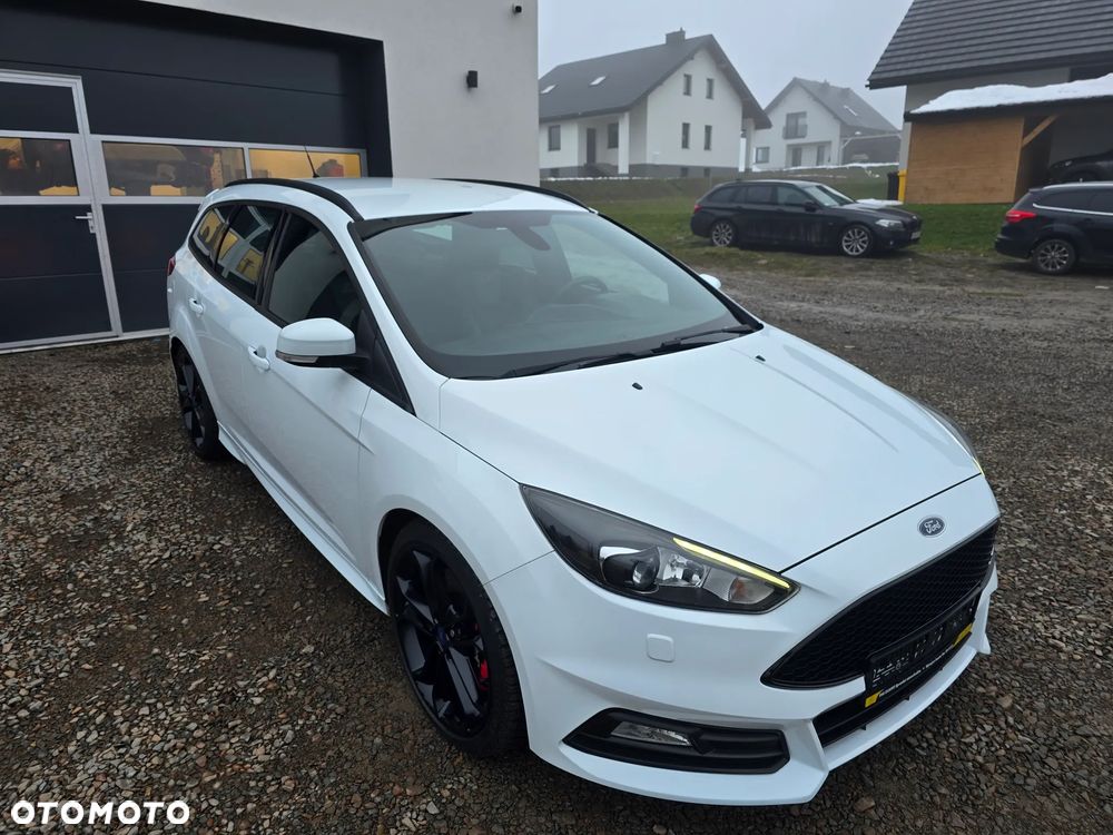 Ford Focus 2.0 EcoBoost ST mit Leder-Exclusiv-Paket - 7