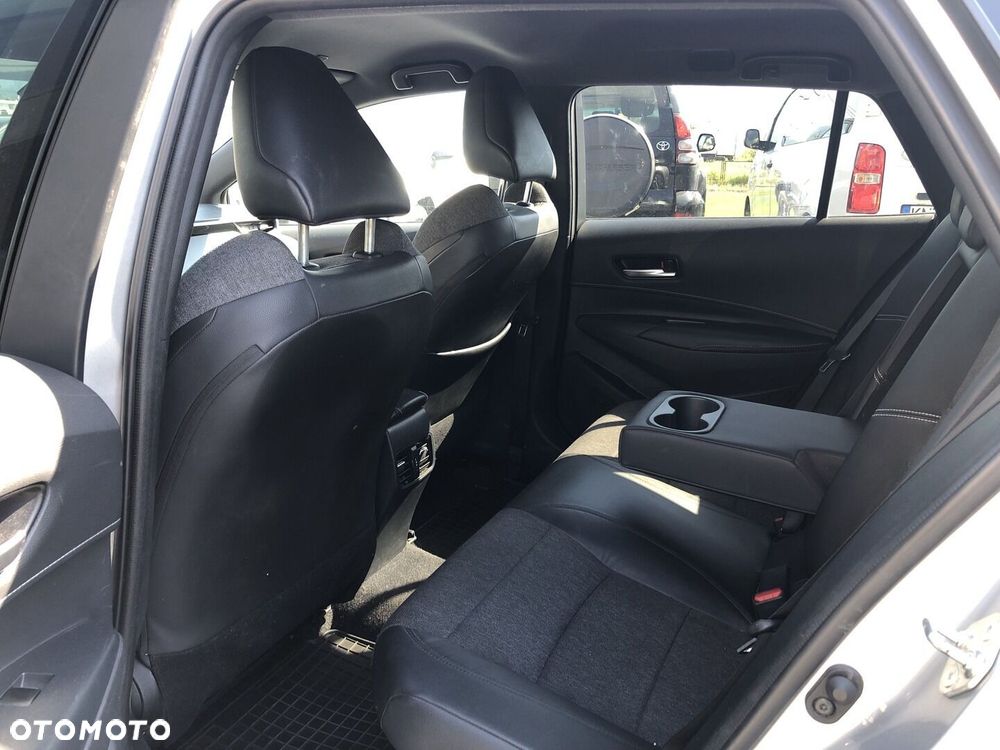 Toyota Corolla 1.8 Hybrid Style - 17