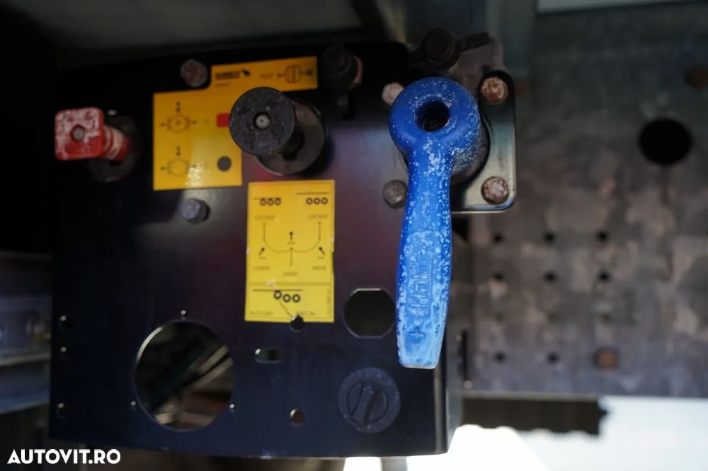 Schmitz Cargobull CONTAINER / 2x AXE RIDICABILE / 2021 - 22