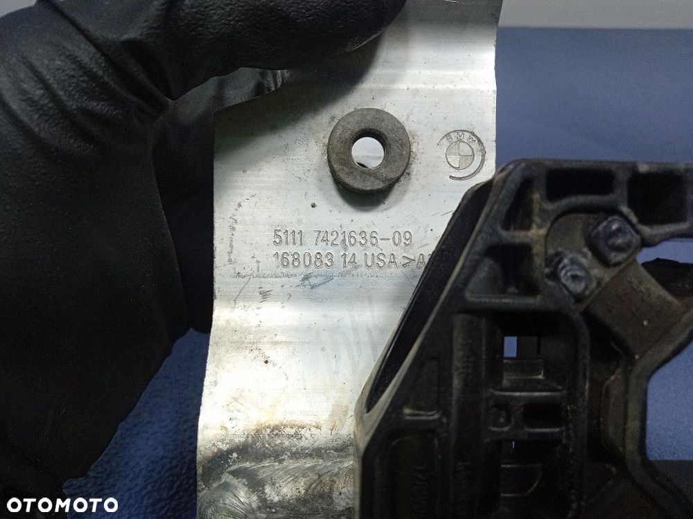 BMW X7 G07 UCHWYT MOCOWANIE CHŁODNICY PRAWE 7421636 - 7
