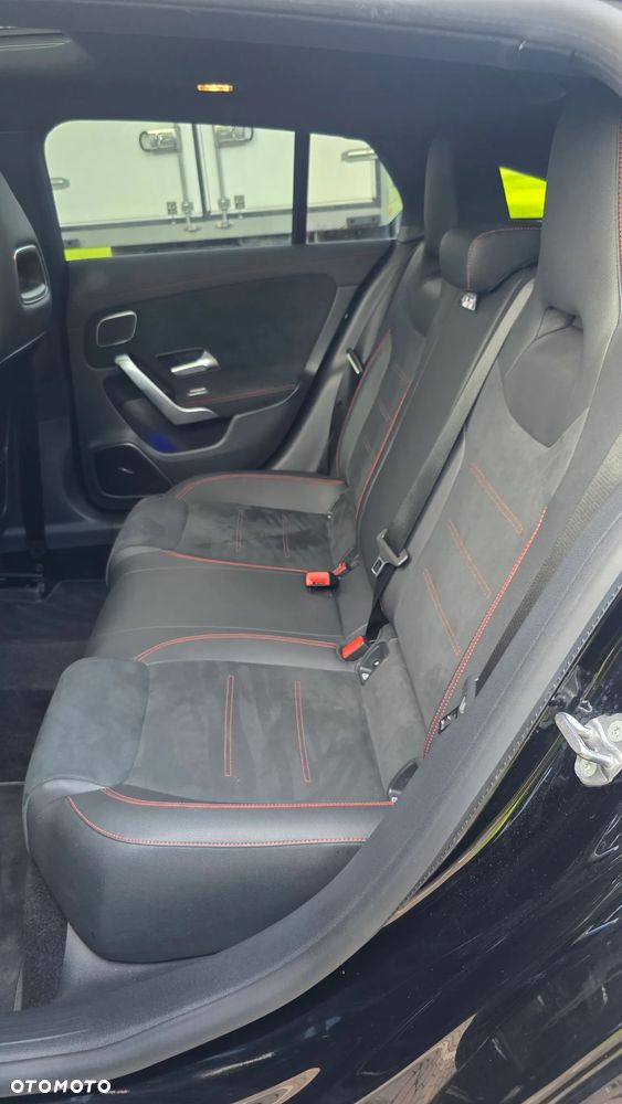 Mercedes-Benz CLA AMG 35 4-Matic 7G-DCT - 13