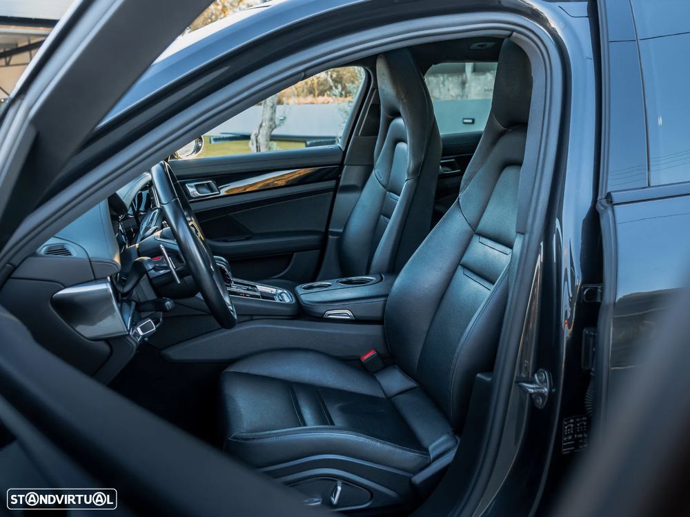 Porsche Panamera Sport Turismo 4 E-Hybrid Edition 10 Anos - 17