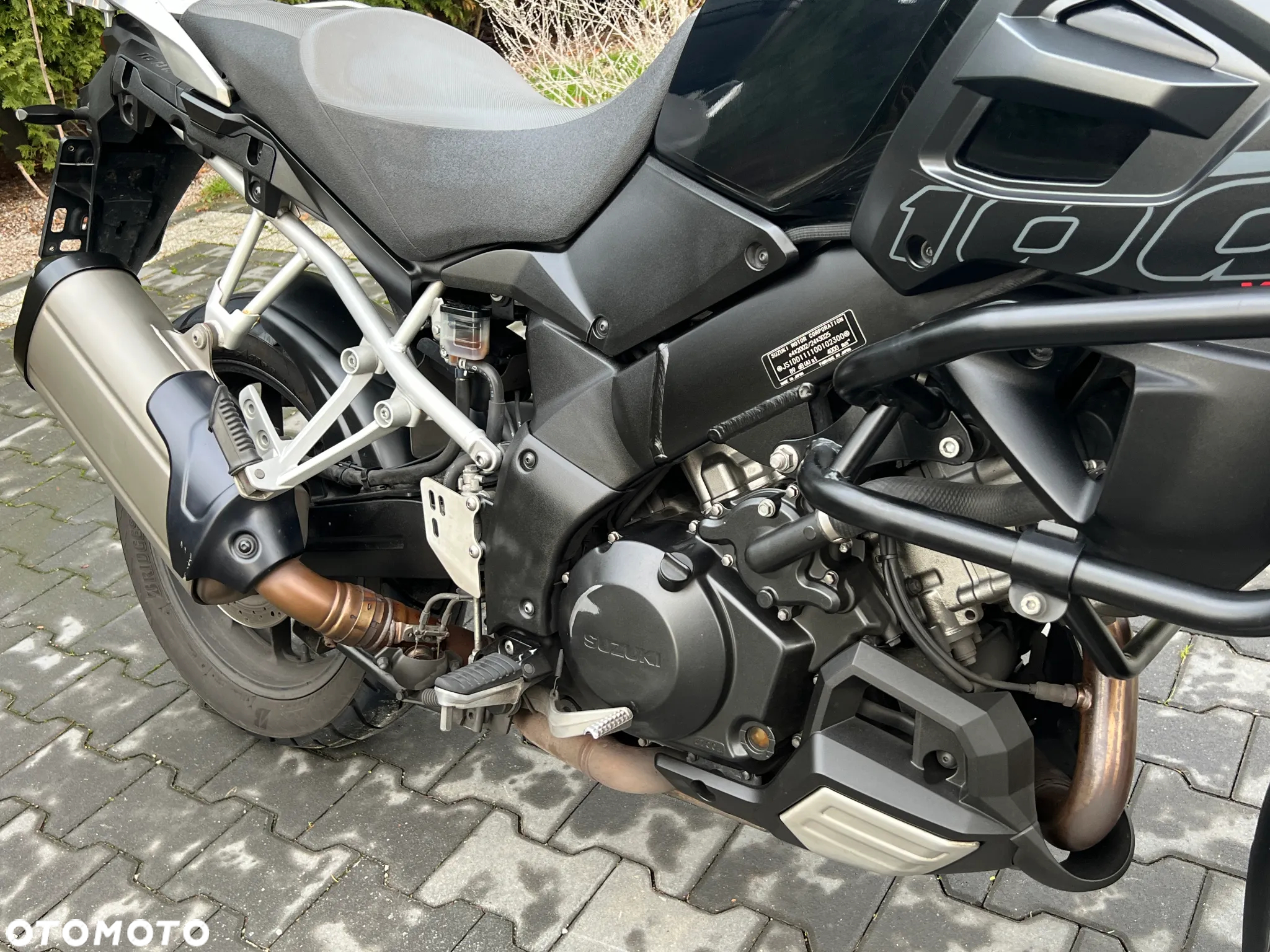 Suzuki V-STROM - 16