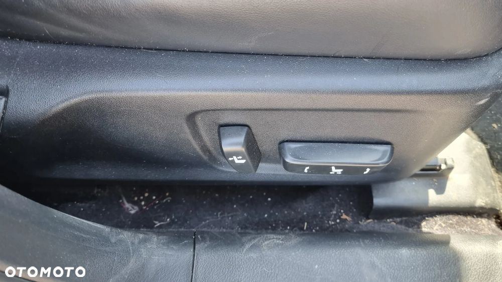 Lexus IS 300h Elegance - 26