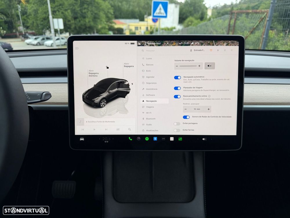 Tesla Model Y - 40