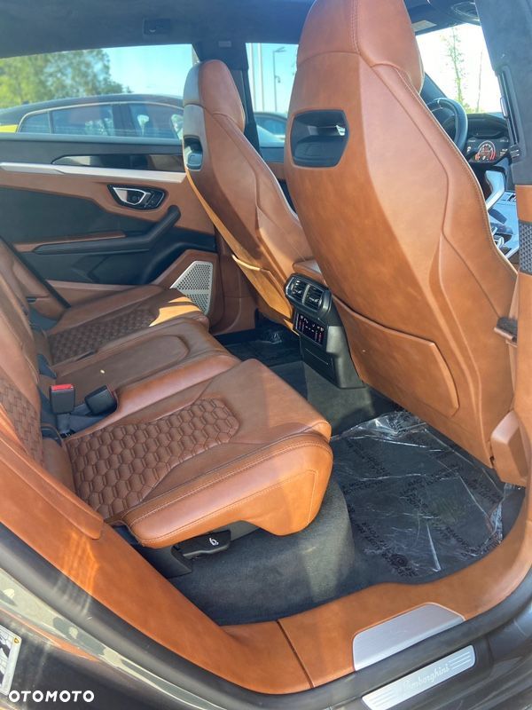 Lamborghini Urus Standard - 20
