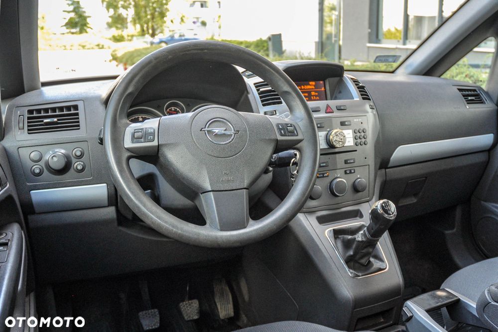 Opel Zafira - 10