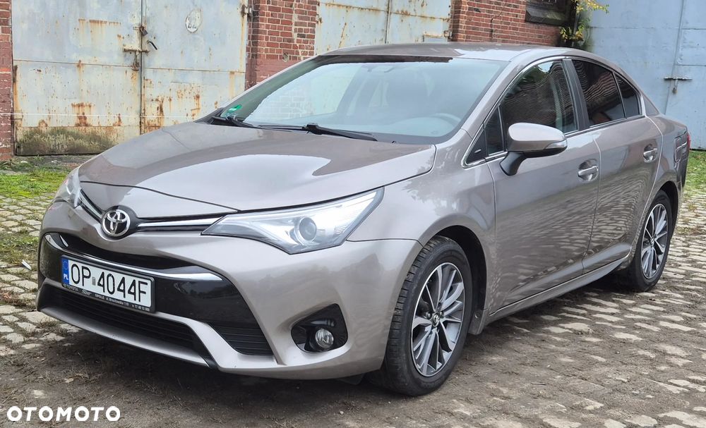 Toyota Avensis 1.8 Premium - 1