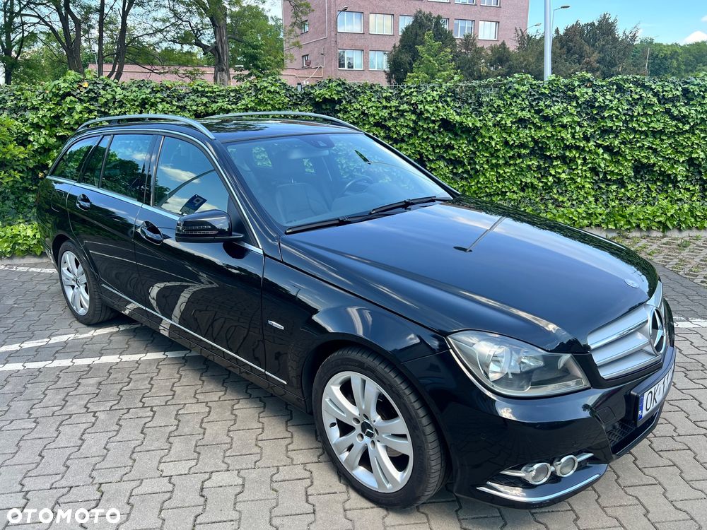 Mercedes-Benz Klasa C 180 CGI Automatik BlueEFFICIENCY Avantgarde - 4
