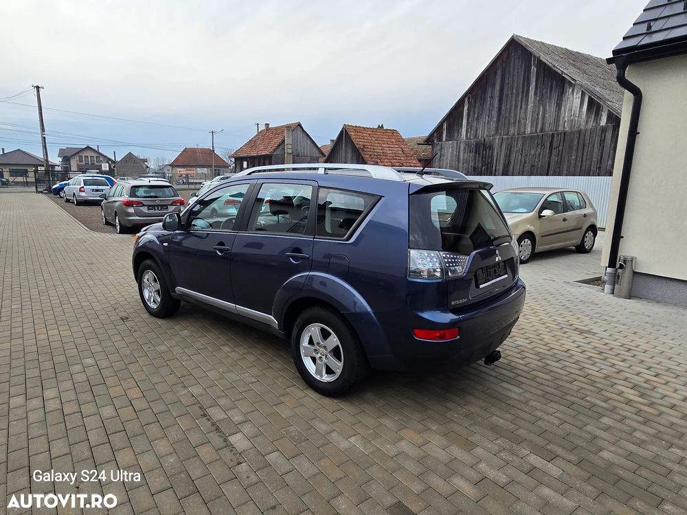 Mitsubishi Outlander 2.0 DI-D 4WD Intense - 17