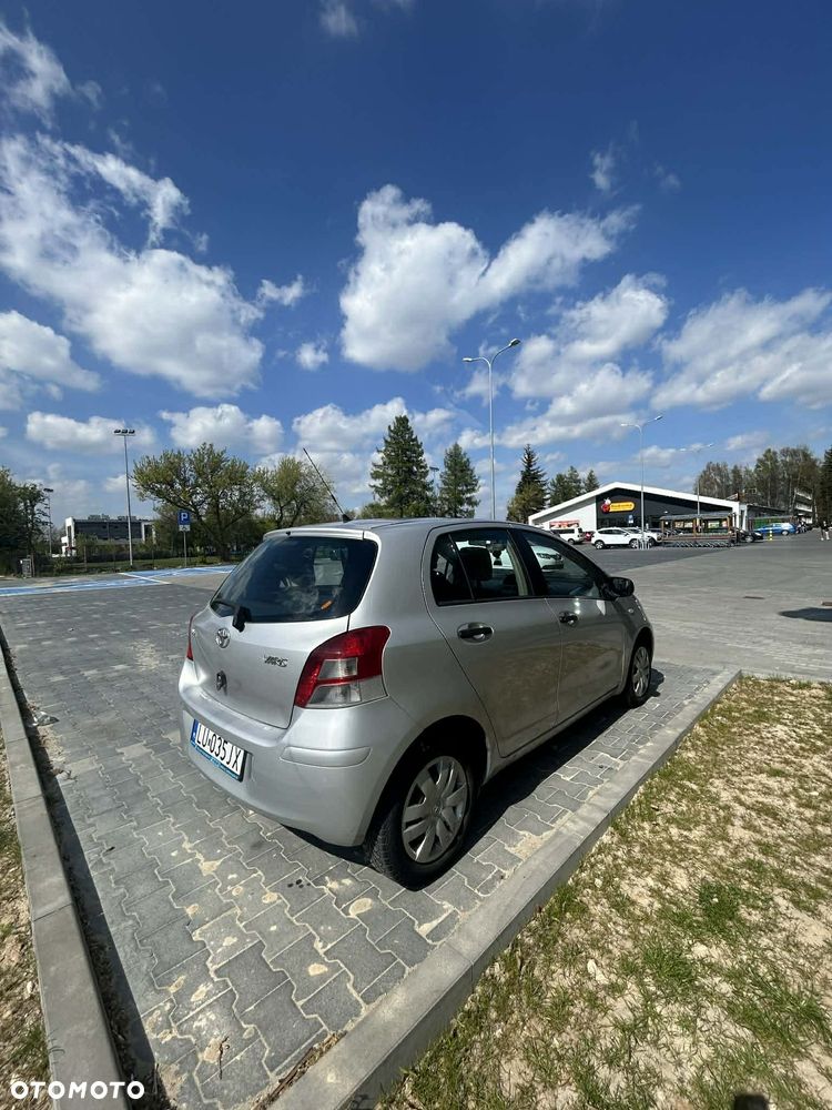 Toyota Yaris 1.0 Entry EU5 - 10