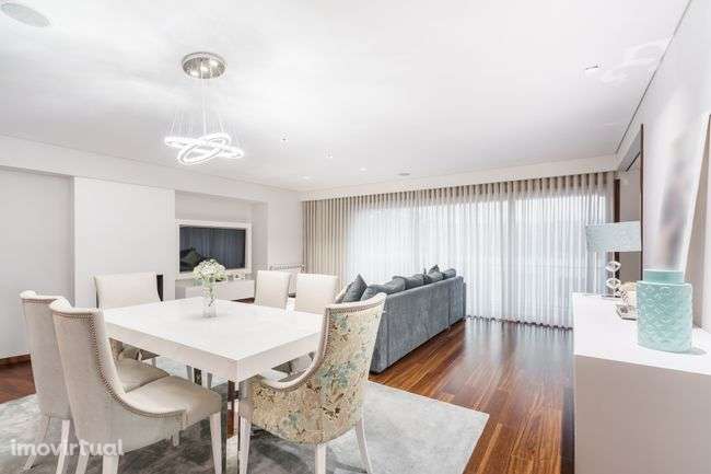 Exclusiva Moradia Individual Moderna e Luxuosa - Grande imagem: 5/50