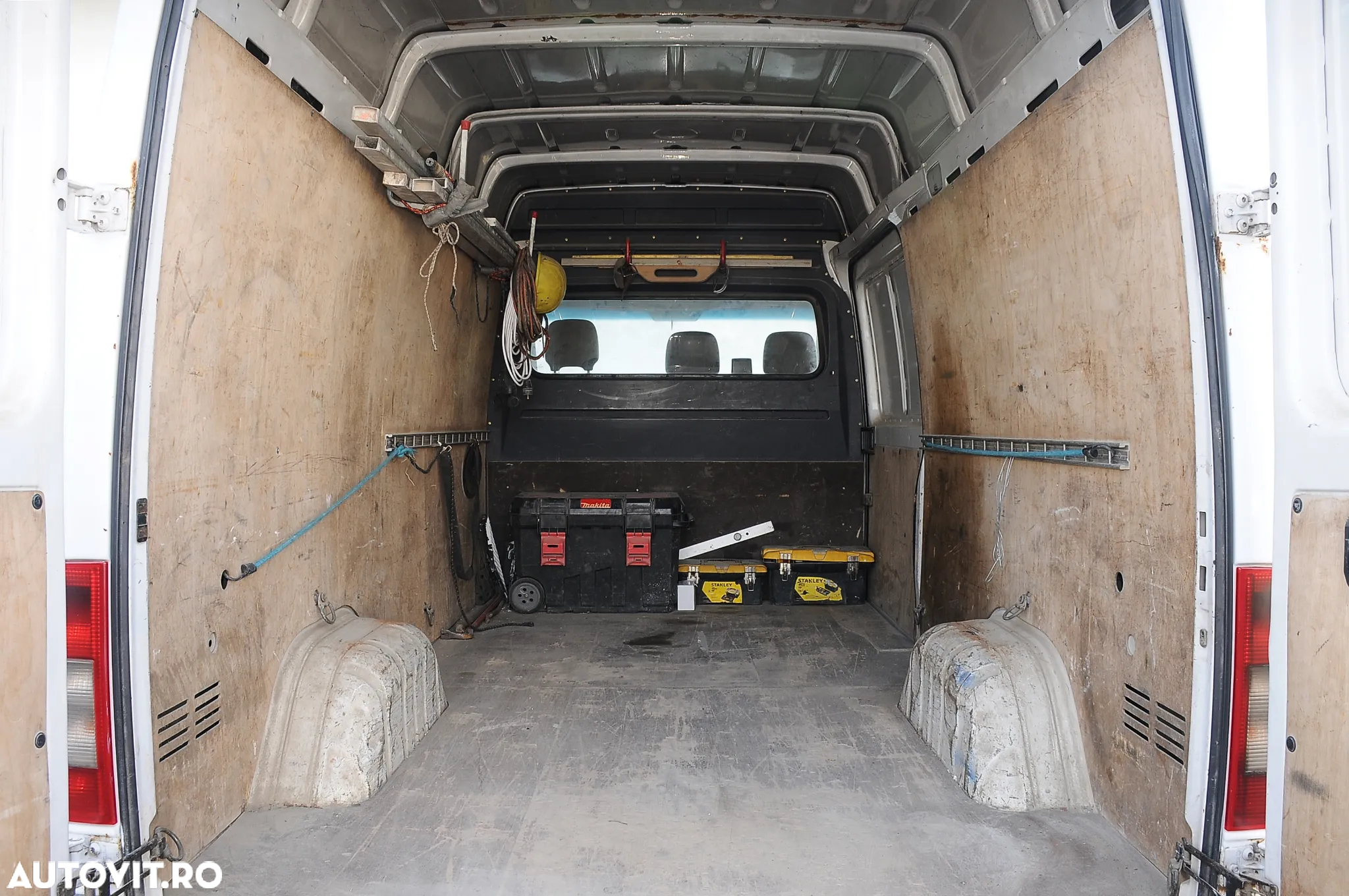 Mercedes-Benz Sprinter - 5