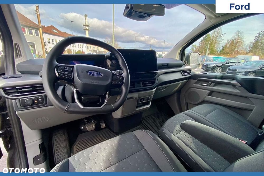 Ford Tourneo Custom - 7