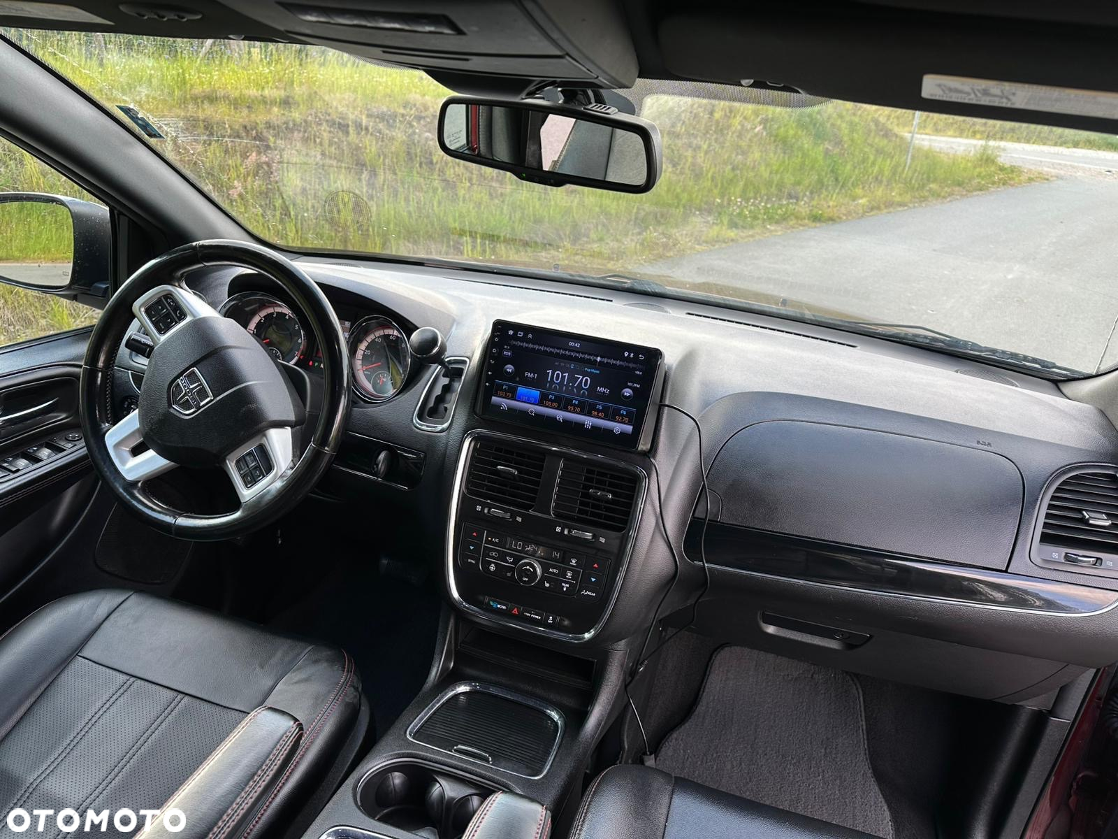 Dodge Grand Caravan - 37
