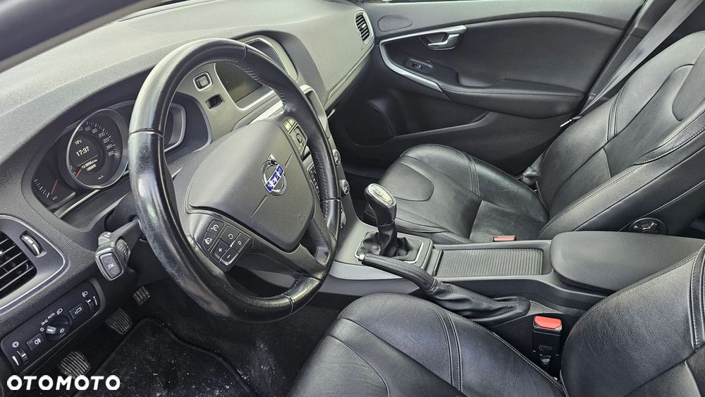 Volvo V40 D2 Momentum - 6
