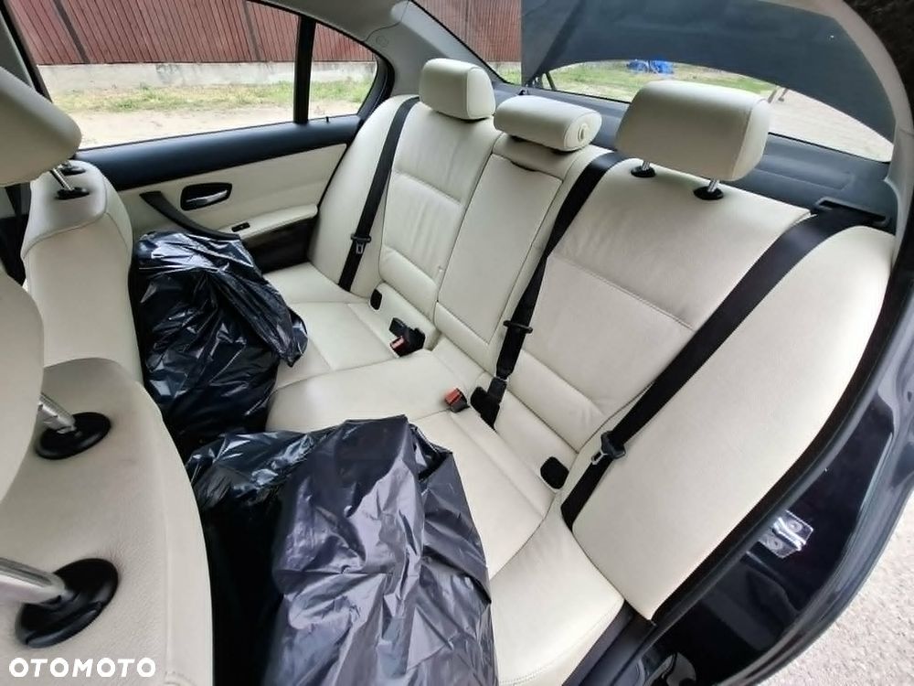BMW Seria 3 320d - 17