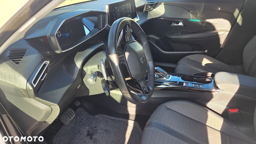 Peugeot 208 PureTech 100 EAT8 Active - 13