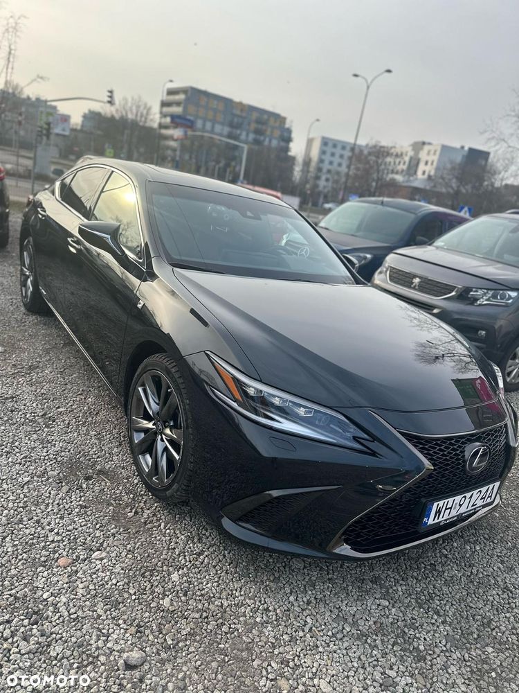 Lexus ES 300h F Sport Edition - 3