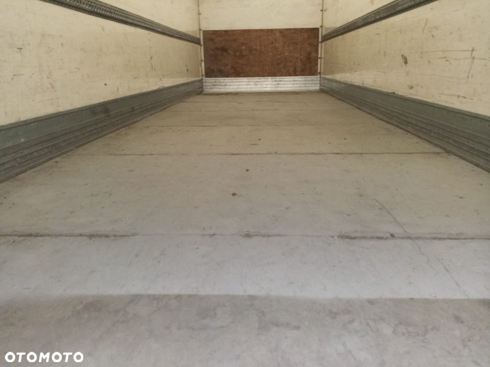 Renault MIDLUM ŁADOWNOŚĆI 7 TON /ZAWIESZENIE PNEUMACZYCZNE/WINDA / FRANCJA - 8