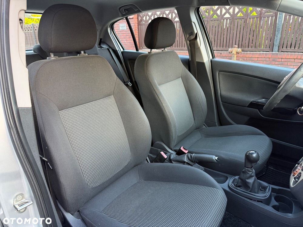 Opel Corsa 1.2 16V Essentia - 6