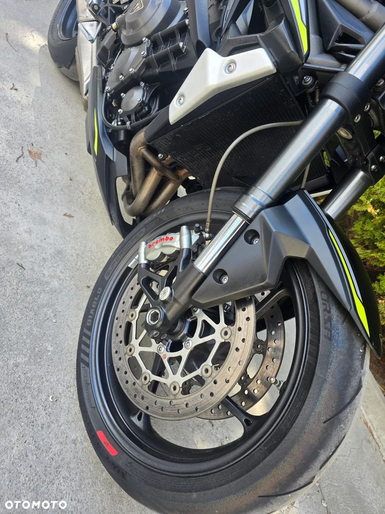 Triumph Street Triple - 10
