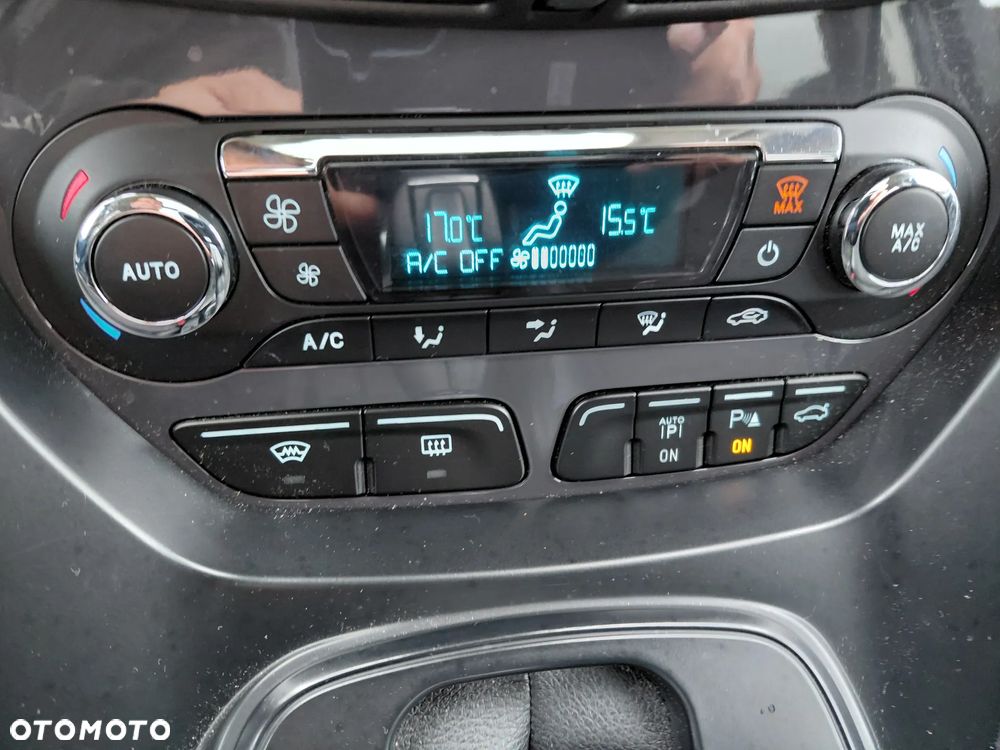 Ford Kuga 1.6 EcoBoost 4WD Titanium Plus - 19