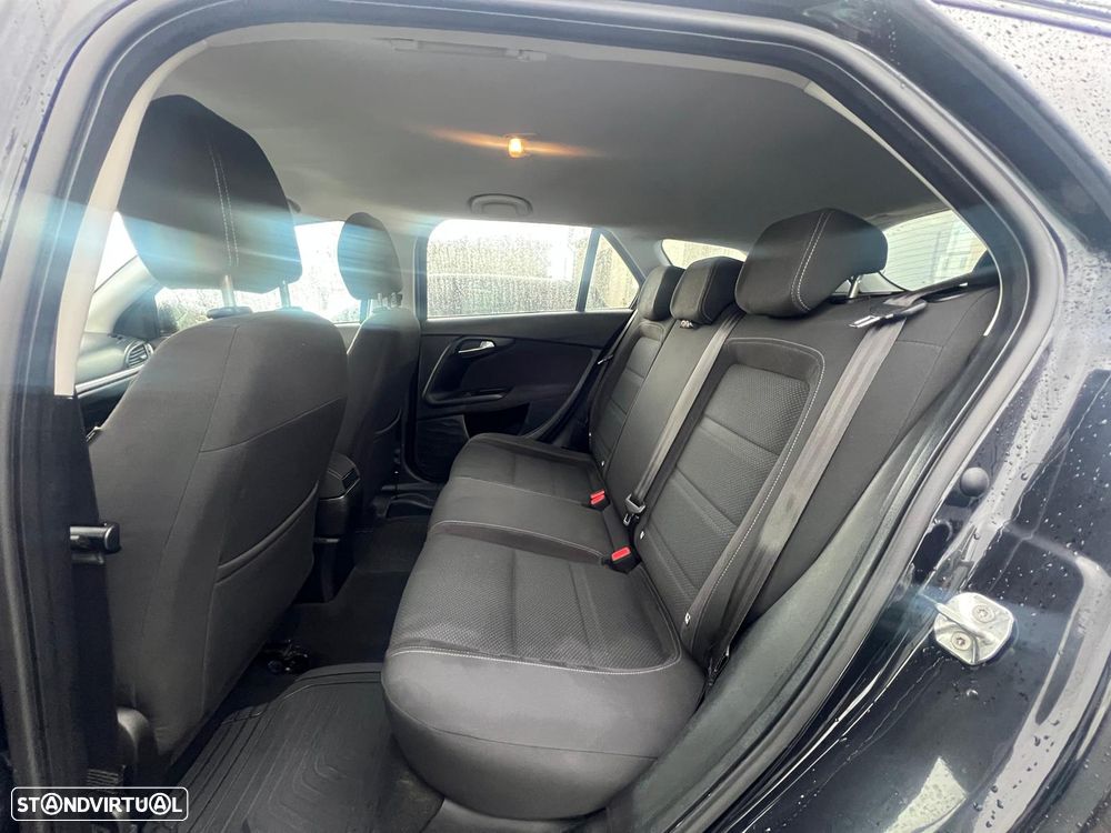 Fiat Tipo Station Wagon 1.3 M-Jet Lounge Tech - 11