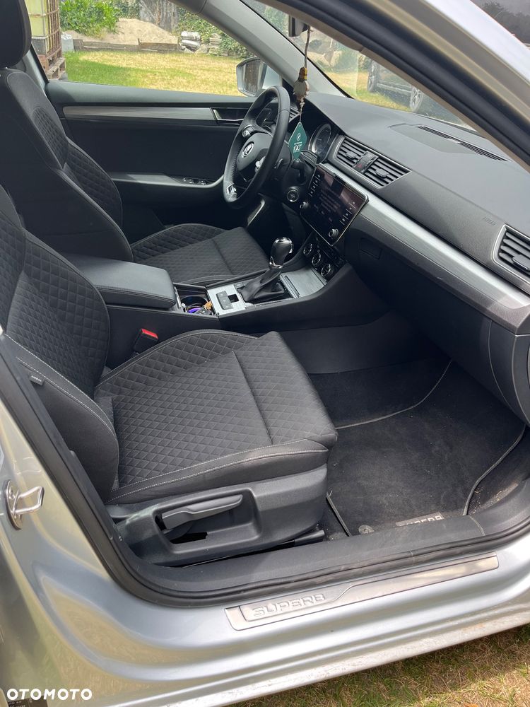 Skoda Superb 2.0 TDI Active DSG - 16