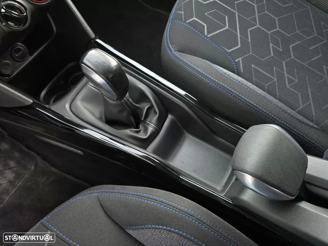 Peugeot 2008 1.2 PureTech Signature - 23