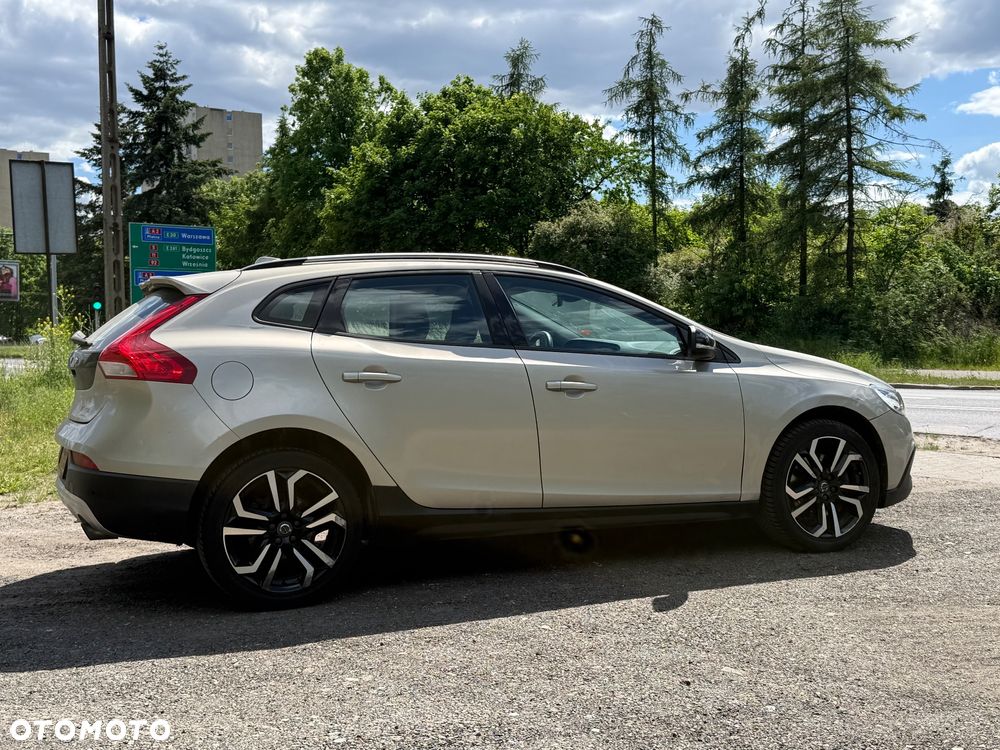 Volvo V40 Cross Country D3 Drive-E SCR Momentum - 7