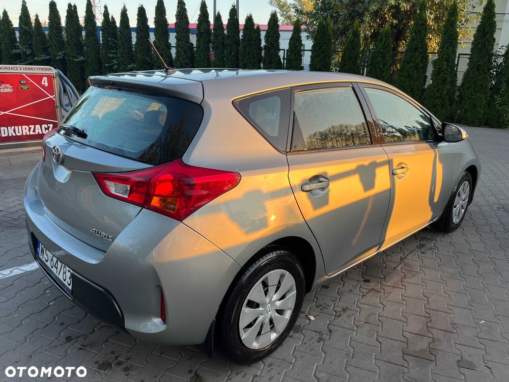 Toyota Auris - 4