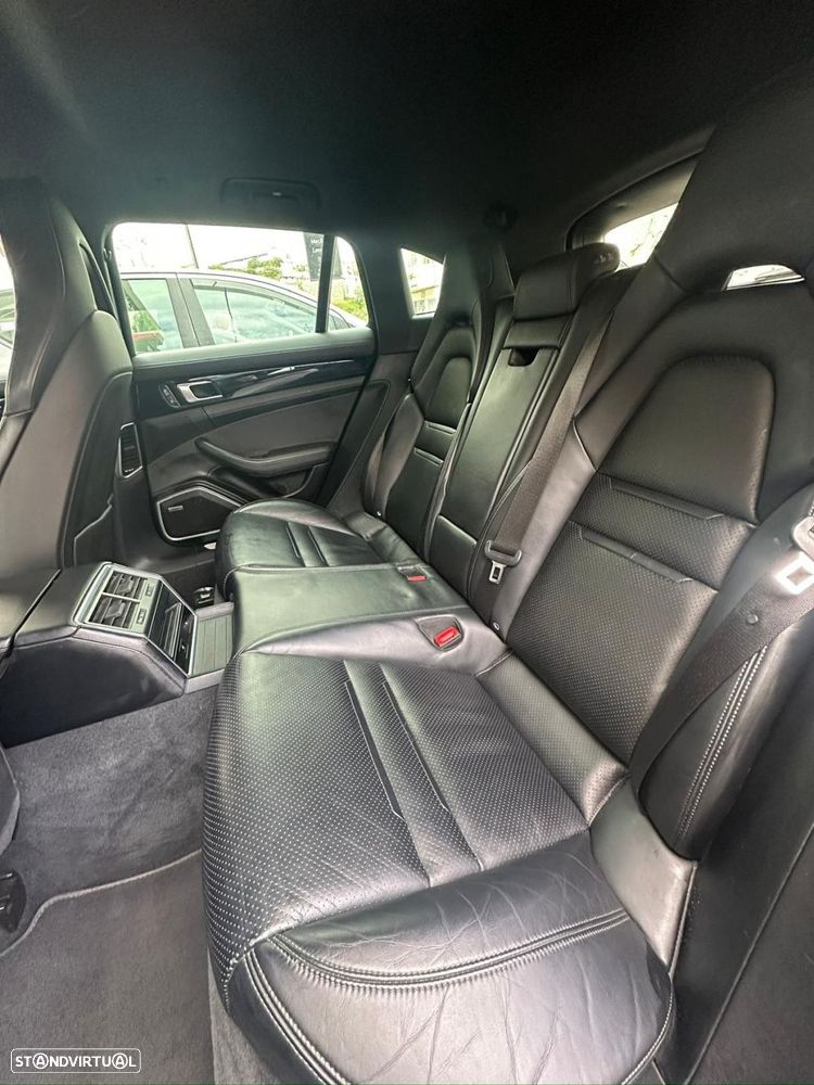 Porsche Panamera Sport Turismo - 11