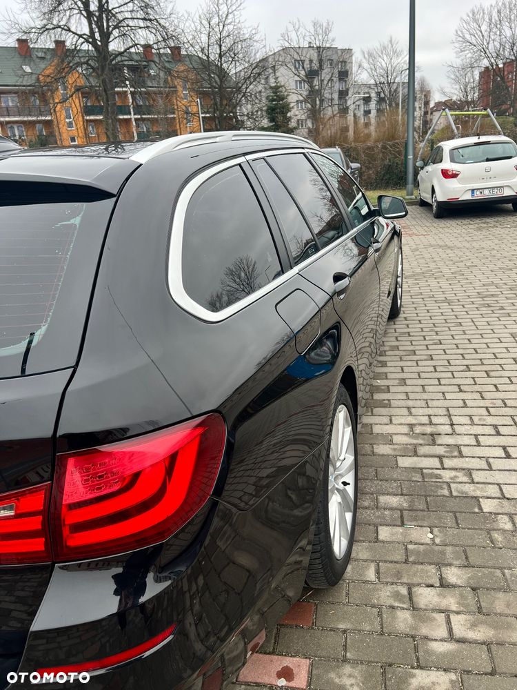 BMW Seria 5 525d xDrive - 27
