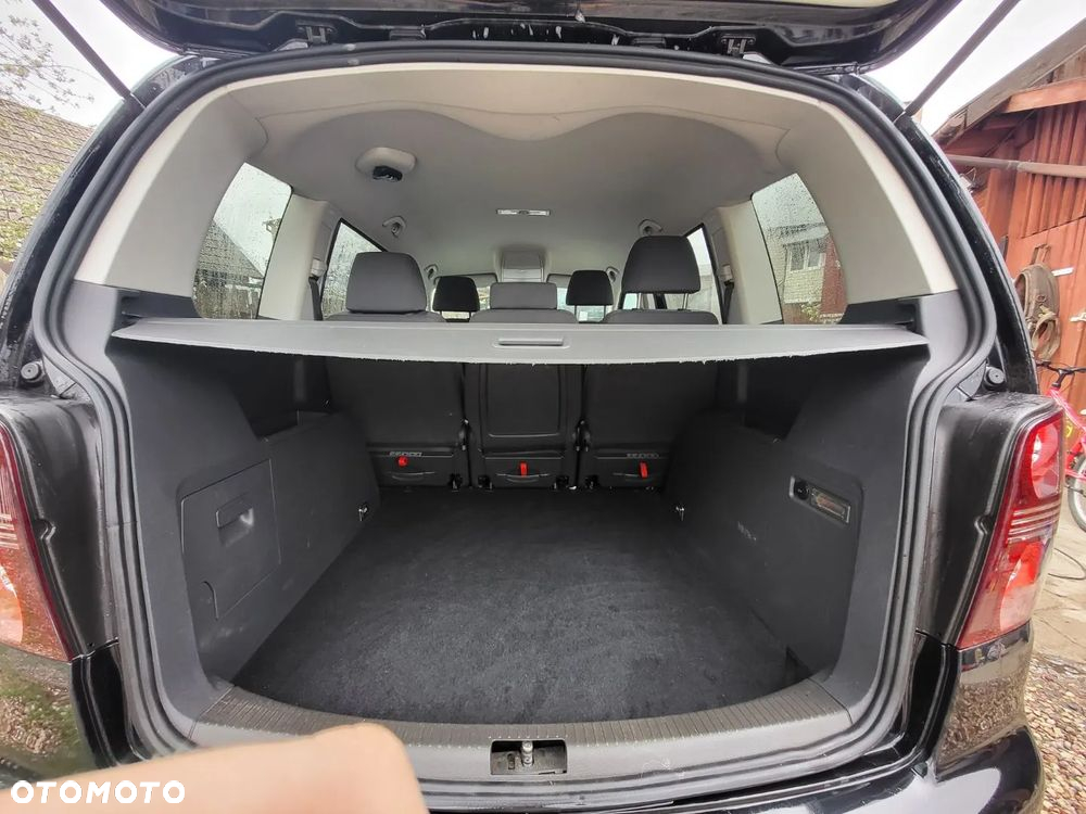 Volkswagen Touran 1.4 TSI Comfortline DSG - 5
