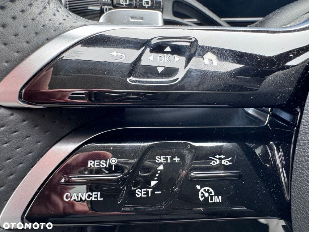 Mercedes-Benz GLC - 22