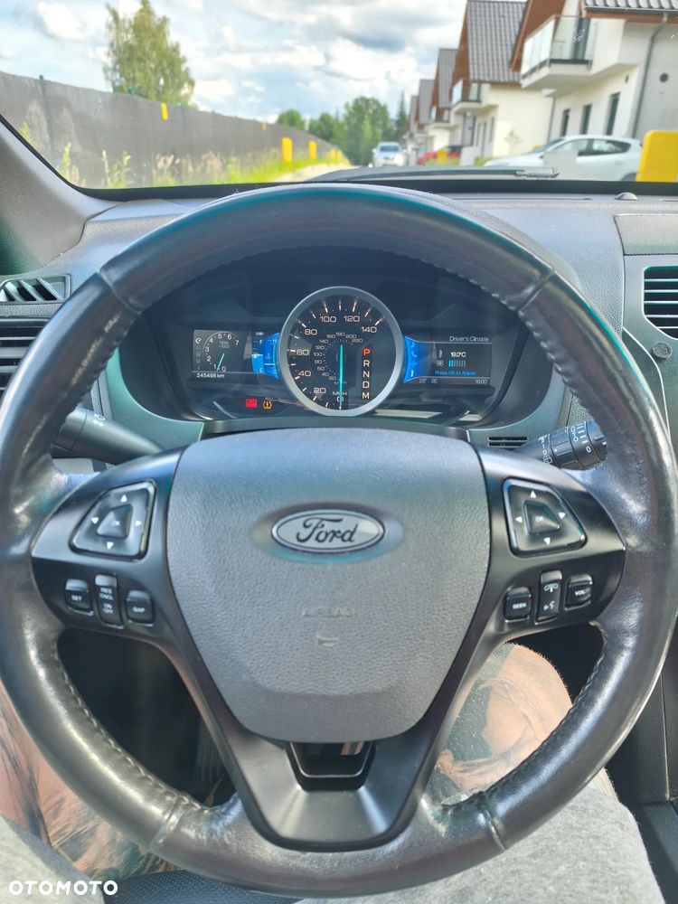 Ford Explorer - 2